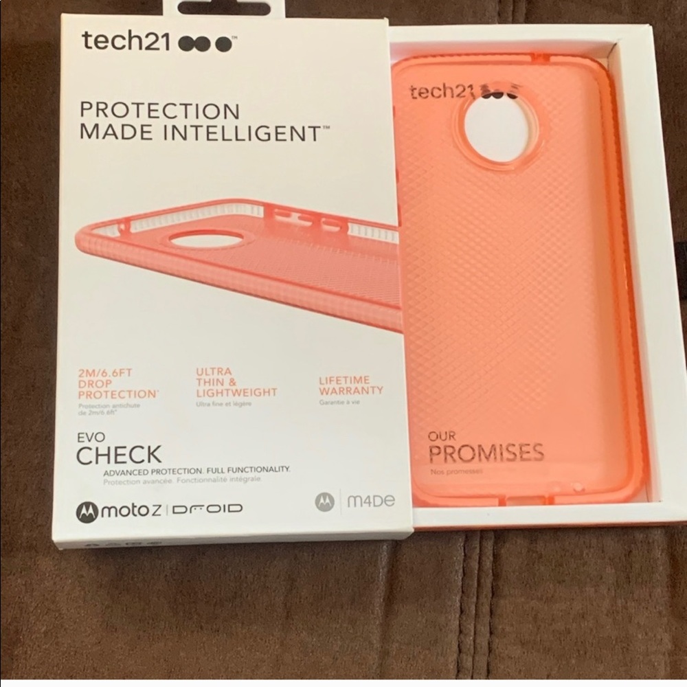 Motorola Moto Z droid pink tech 21 case
